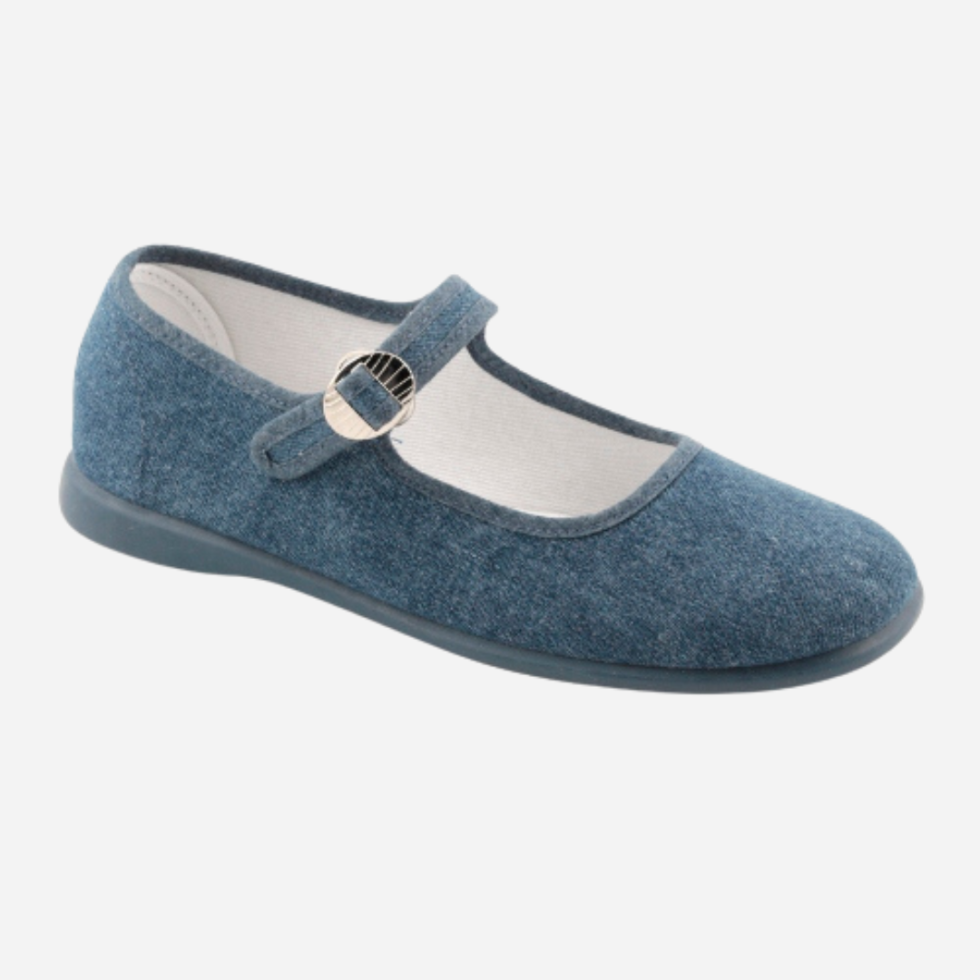 sold at Bombon shop and hand crafted in Spain, these timeless Mary Jane shoe in denim for baby girls and toddlers is perfect to complete any outfit.