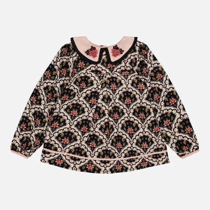 sold at Bombon shop, designed by Bachaa, Blouse, 100% ECOVERO® Viscose, Block Print, Hand embroidered and lace trimmed collar, Contrasting tape, Gathers at the front and back, Long elasticated sleeves, Contrasting yoke and buttons at the back. front view