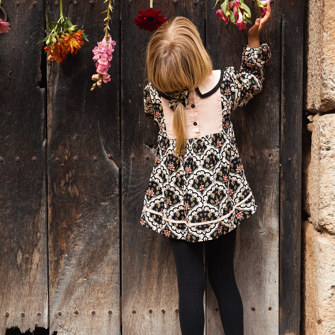 sold at Bombon shop, designed by Bachaa, Blouse, 100% ECOVERO® Viscose, Block Print, Hand embroidered and lace trimmed collar, Contrasting tape, Gathers at the front and back, Long elasticated sleeves, Contrasting yoke and buttons at the back. model view