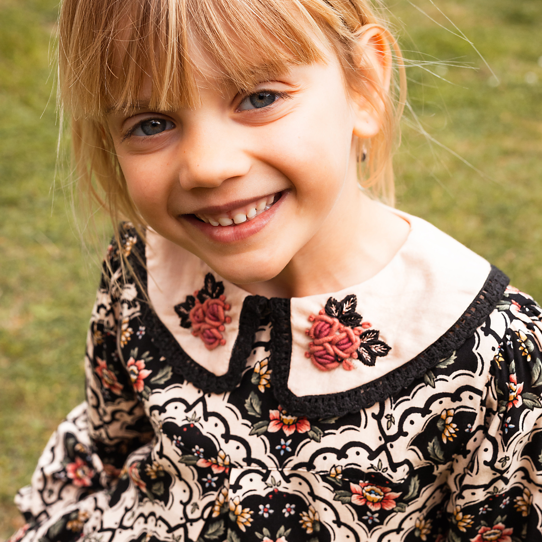 sold at Bombon shop, designed by Bachaa, Blouse, 100% ECOVERO® Viscose, Block Print, Hand embroidered and lace trimmed collar, Contrasting tape, Gathers at the front and back, Long elasticated sleeves, Contrasting yoke and buttons at the back. model view