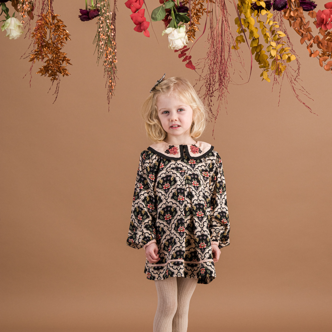 sold at Bombon shop, designed by Bachaa, Blouse, 100% ECOVERO® Viscose, Block Print, Hand embroidered and lace trimmed collar, Contrasting tape, Gathers at the front and back, Long elasticated sleeves, Contrasting yoke and buttons at the back. model view