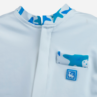 sold at Bombon shop, designed by Al Agua Patos Brand, this white and star print sun shirt provides sun coverage and is waterproof. Perfect for summer. zoom view