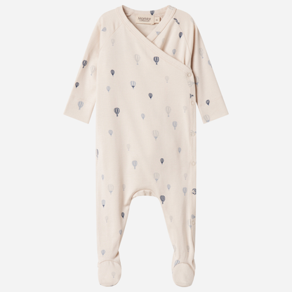 Sold at Bombon shop, designed by MarMar Copenhagen. Cream baby hat with blue air balloon print, pairs perfectly with the matching air balloon footie and blanket.